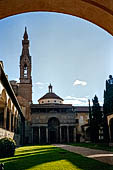 Firenze - La Basilica di Santa Croce - Chiostro Grande e la Cappella Pazzi. 